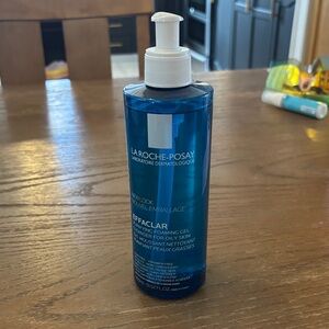 La Roche-Posay Effaclar Blue Cleansing Gel